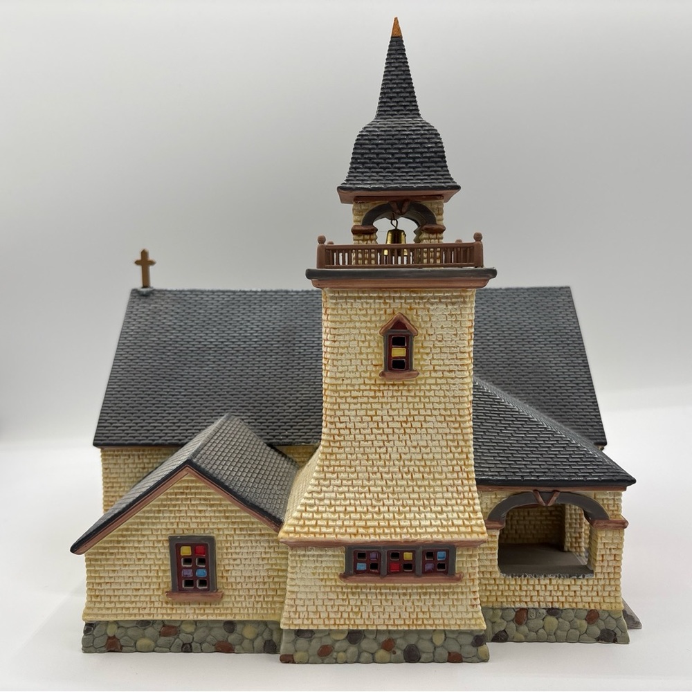 Department 56‎ 1998 Seasons Bay Chapel On The Hill First Edition 53302 Retired
